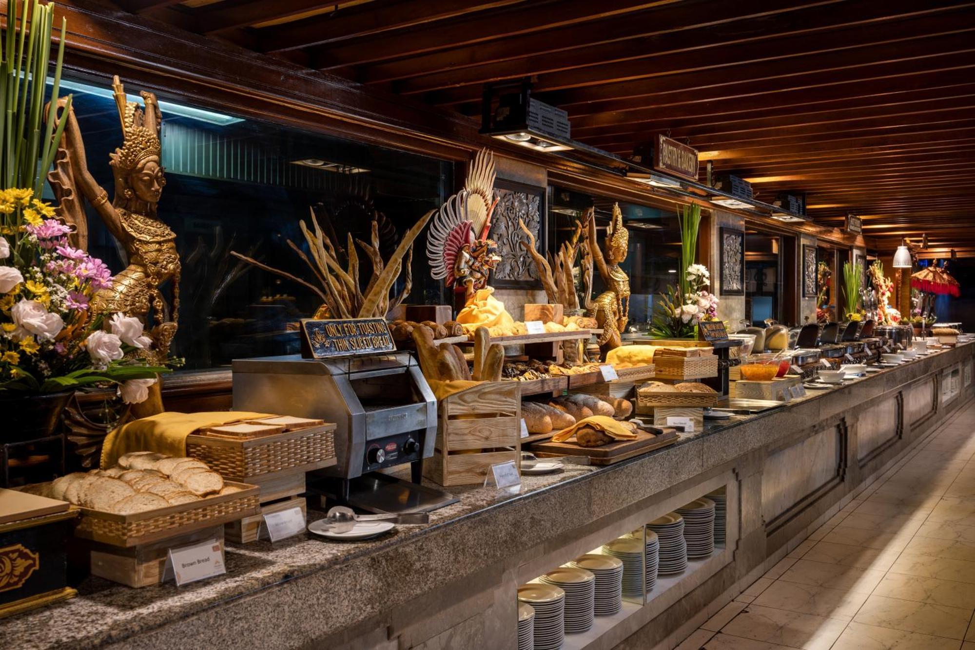 Prama Sanur Beach Bali Экстерьер фото A buffet at a hotel